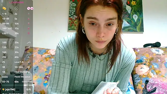 Snapshot of Sophie_Bell chatting on 02-28-25, 10:28 Sophie Bell online show from 02-28-25, 10:28