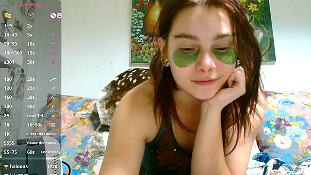 Snapshot of Sophie_Bell chatting on 03-06-25, 12:10 Sophie Bell online show from 03-06-25, 12:10