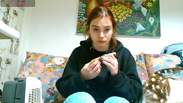 Snapshot of Sophie_Bell chatting on 03-09-25, 06:21 Sophie Bell online show from 03-09-25, 06:21