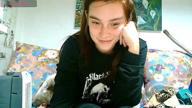 Snapshot of Sophie_Bell chatting on 03-15-25, 05:48 Sophie Bell online show from 03-15-25, 05:48