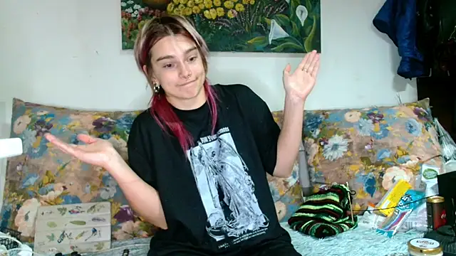 Snapshot of Sophie_Bell chatting on 10-11-25, 04:38 Sophie Bell online show from 10-11-25, 04:38