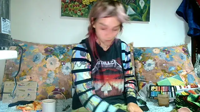 Snapshot of Sophie_Bell chatting on 10-18-25, 11:33 Sophie Bell online show from 10-18-25, 11:33