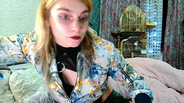 Snapshot of Sophie_Bell chatting on 05-04-26, 06:59 Sophie Bell online show from 05-04-26, 06:59