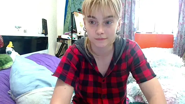 Snapshot of Sophie_Bell chatting on 05-28-26, 04:37 Sophie Bell online show from 05-28-26, 04:37
