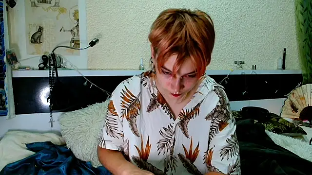 Snapshot of Sophie_Bell chatting on 06-08-26, 06:30 Sophie Bell online show from 06-08-26, 06:30