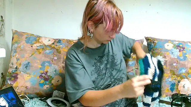 Sophie Bell online show from 07-13-26, 06:00