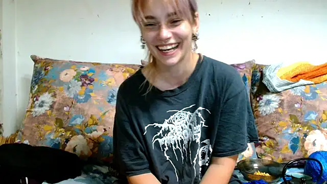 Sophie Bell online show from 07-18-26, 09:51