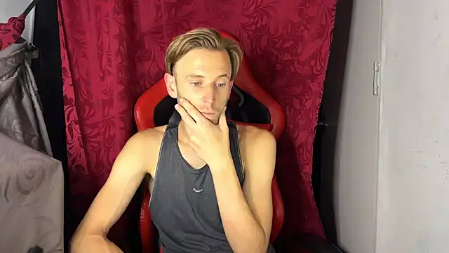 Snapshot of aquilesmade chatting on 09-26-25, 01:04 aquilesmade online show from 09-26-25, 01:04