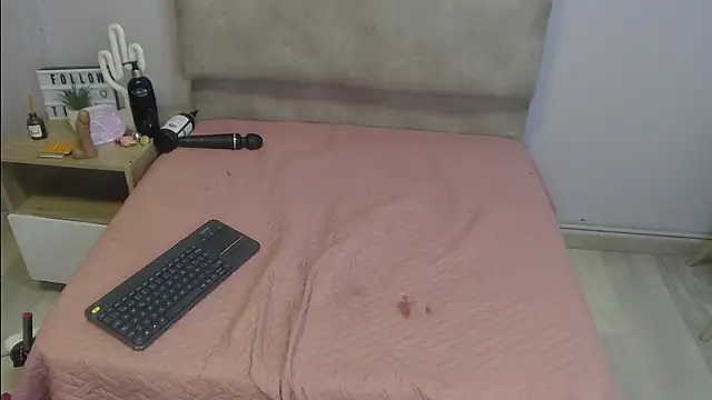 SophiaMeyerst online show from 04-15-26, 07:58