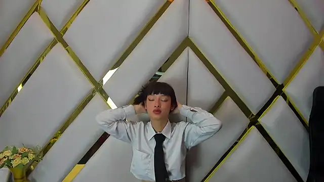 Snapshot of Aurora_18 chatting on 12-20-24, 05:40 Aurora 18 online show from 12-20-24, 05:40