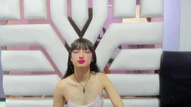 Snapshot of Aurora_18 chatting on 01-27-25, 08:39 Aurora 18 online show from 01-27-25, 08:39