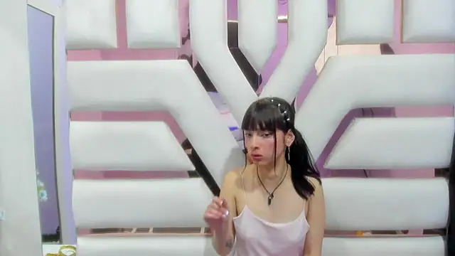 Snapshot of Aurora_18 chatting on 01-27-25, 11:54 Aurora 18 online show from 01-27-25, 11:54