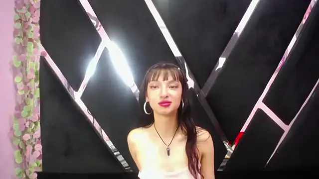 Snapshot of Aurora_18 chatting on 02-16-25, 12:30 Aurora 18 online show from 02-16-25, 12:30