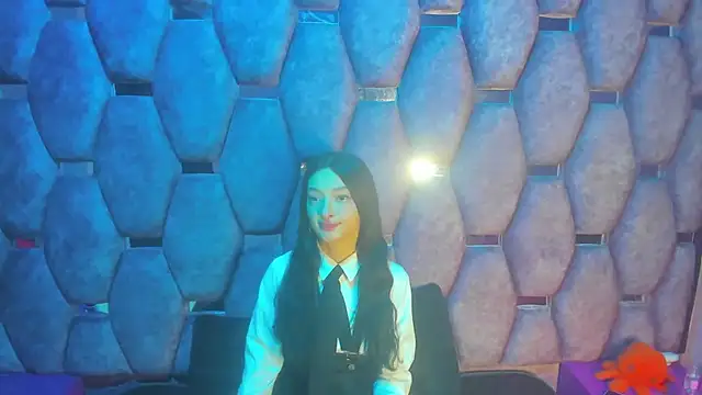 Snapshot of Aurora_18 chatting on 09-30-25, 02:00 Aurora 18 online show from 09-30-25, 02:00