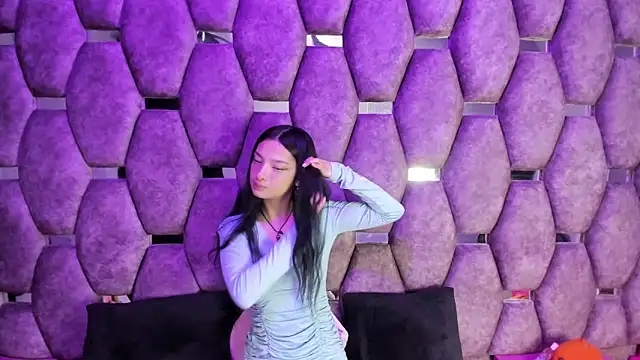 Snapshot of Aurora_18 chatting on 10-06-25, 02:25 Aurora 18 online show from 10-06-25, 02:25