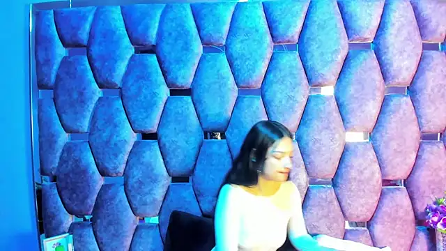 Snapshot of Aurora_18 chatting on 10-10-25, 02:16 Aurora 18 online show from 10-10-25, 02:16