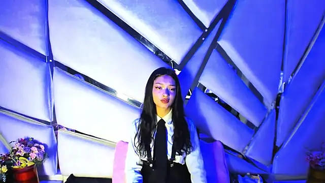 Snapshot of Aurora_18 chatting on 10-30-25, 02:40 Aurora 18 online show from 10-30-25, 02:40