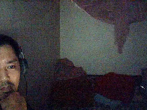 Snapshot of LCT1988 chatting on 06-12-26, 03:38 LCT1988 online show from 06-12-26, 03:38