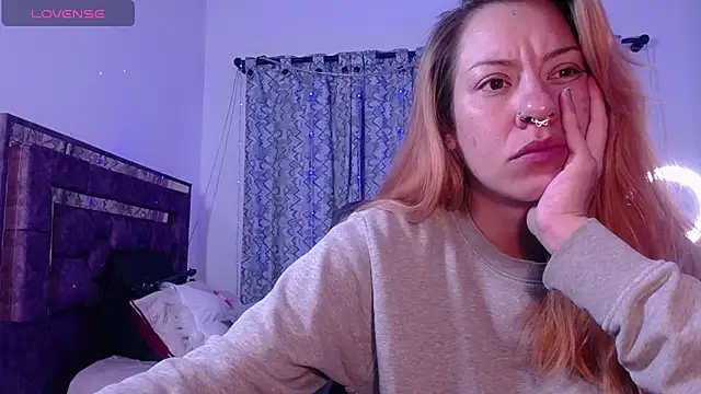 Snapshot of alejandrafitt chatting on 06-17-26, 04:37 alejandrafitt online show from 06-17-26, 04:37