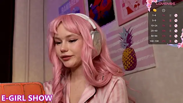 Snapshot of LexieLoree chatting on 01-22-25, 06:52 LexieLoree online show from 01-22-25, 06:52