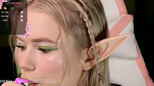 Snapshot of LexieLoree chatting on 03-06-25, 04:30 LexieLoree online show from 03-06-25, 04:30