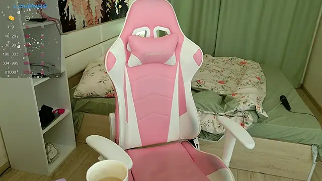 Snapshot of LexieLoree chatting on 09-30-25, 03:00 LexieLoree online show from 09-30-25, 03:00