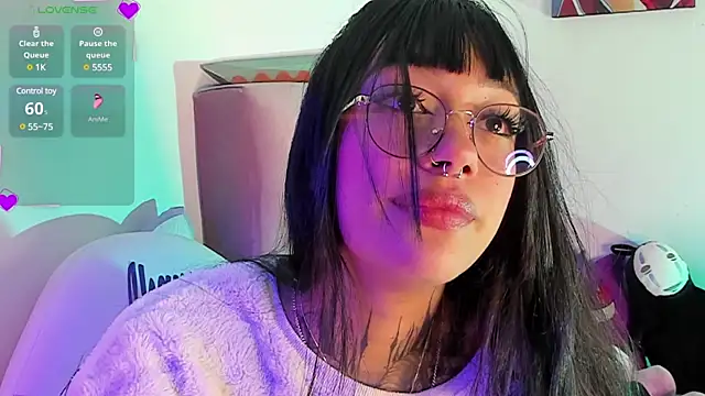 Snapshot of Akari1_Mischief chatting on 12-31-24, 12:00 Akari1 Mischief online show from 12-31-24, 12:00