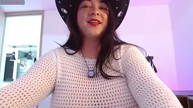 Snapshot of Layna_cold chatting on 04-25-26, 05:10 Layna cold online show from 04-25-26, 05:10