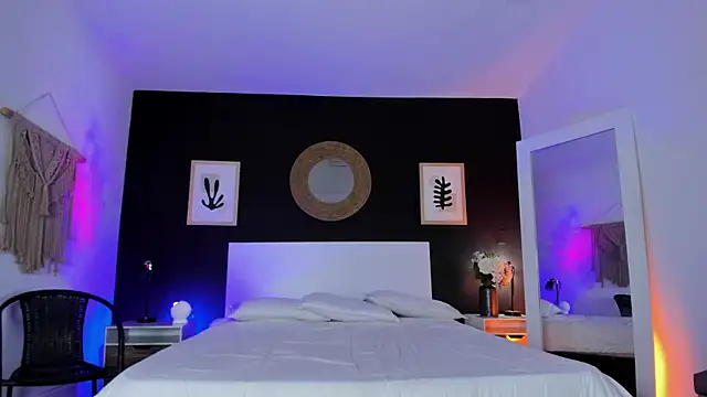 VioletPaket online show from 11-30-25, 01:37