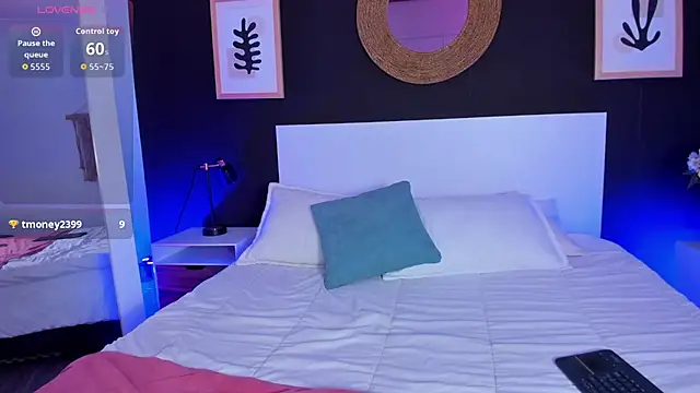 VioletPaket online show from 03-23-26, 12:42