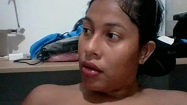 Kitra New online show from 02-18-26, 11:11