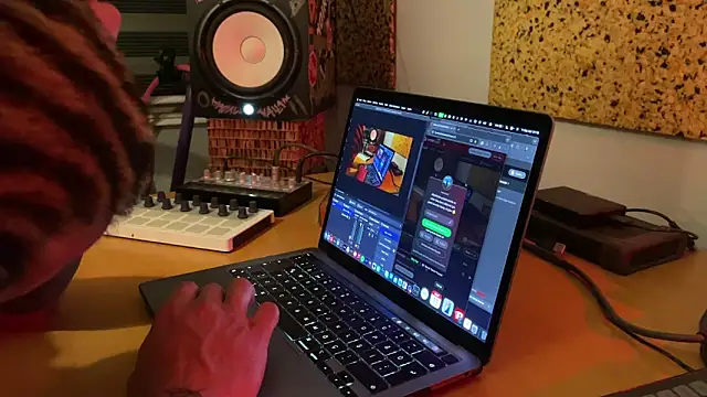 kameray12 online show from 03-11-25, 06:19