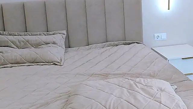 Snapshot of lulu_wolf chatting on 02-18-26, 03:24 lulu wolf online show from 02-18-26, 03:24