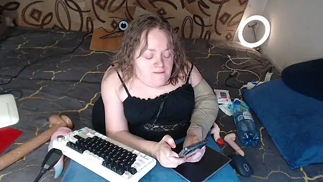 MiniNatalie online show from 02-22-25, 05:57