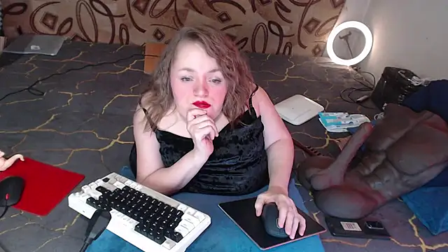 MiniNatalie online show from 03-11-25, 07:37