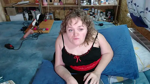 MiniNatalie online show from 09-30-25, 03:28