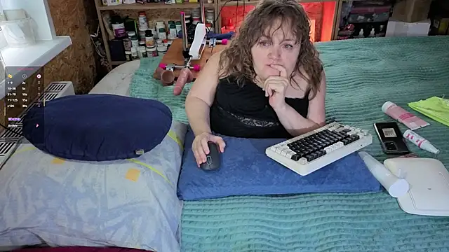 MiniNatalie online show from 11-12-25, 05:41