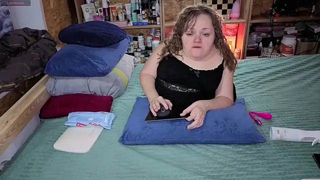 MiniNatalie online show from 12-05-25, 10:57