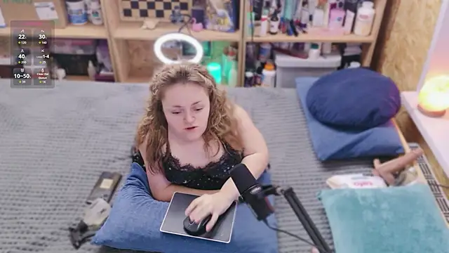 MiniNatalie online show from 04-23-26, 02:30