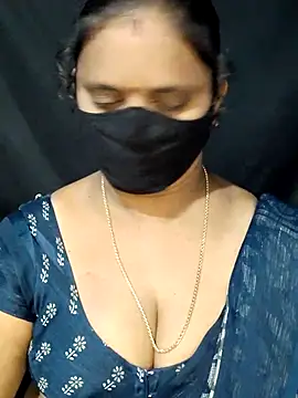 Snapshot of vintage-vibs chatting on 03-03-25, 04:03 vintage-vibs online show from 03-03-25, 04:03