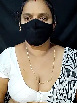 Snapshot of vintage-vibs chatting on 03-04-25, 10:49 vintage-vibs online show from 03-04-25, 10:49