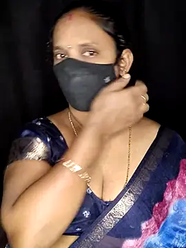 Snapshot of vintage-vibs chatting on 07-30-26, 04:22 vintage-vibs online show from 07-30-26, 04:22