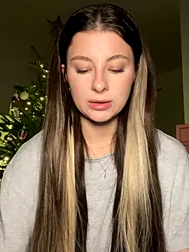 Mia-Minou online show from 11-29-25, 01:08