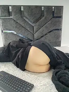 Isabella 21x online show from 06-28-26, 01:17