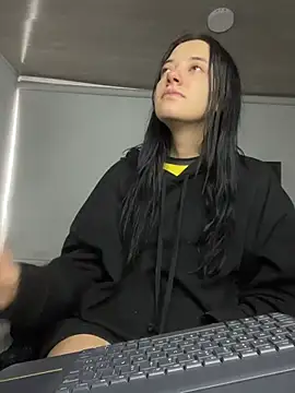 Isabella 21x online show from 07-14-26, 11:49