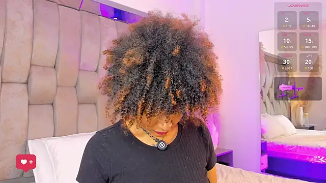 Snapshot of _CurlyGirl_ chatting on 07-31-26, 03:06 CurlyGirl online show from 07-31-26, 03:06