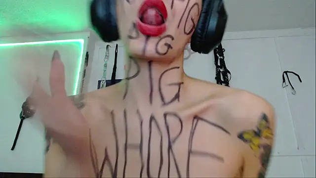 Eloise-brown online show from 02-18-25, 01:21