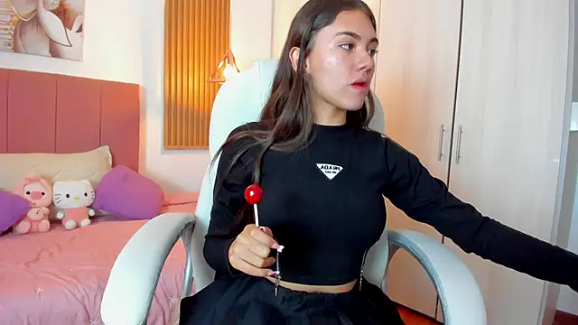 mia nevaeh online show from 12-27-24, 01:32