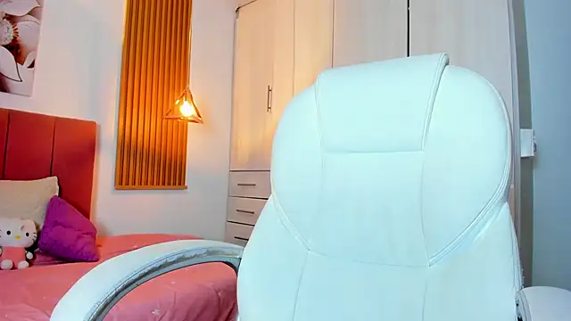 mia nevaeh online show from 01-04-25, 12:16