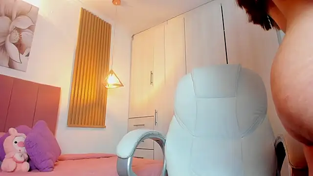 mia nevaeh online show from 01-26-25, 02:14